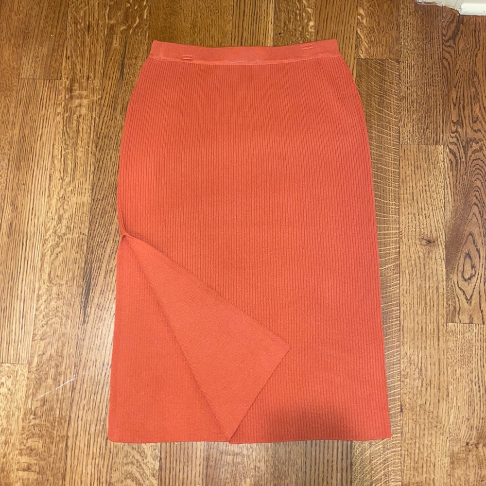 Orange middle skirt!